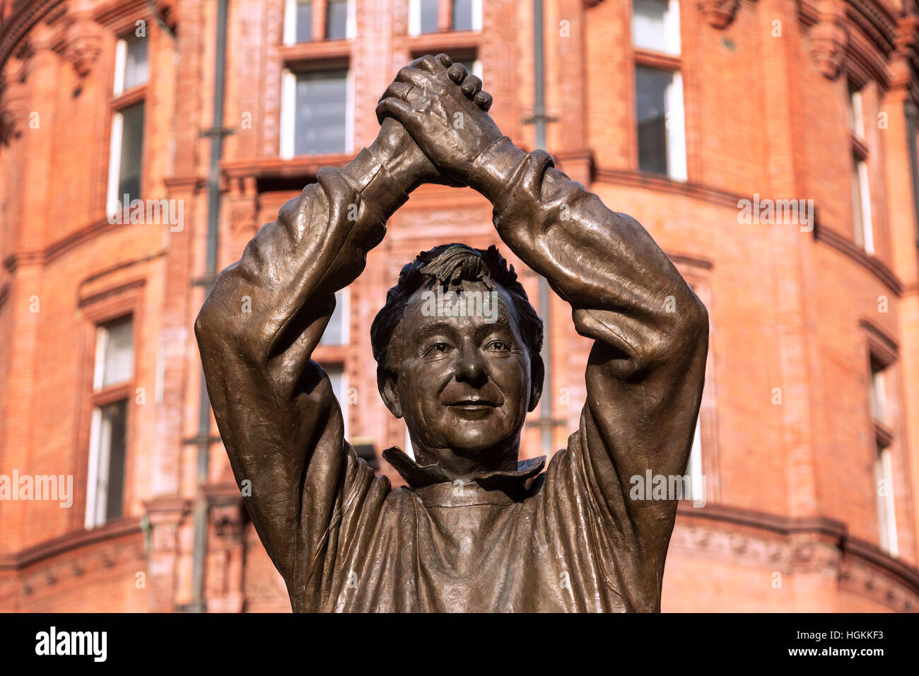 Die Statue von Brian Clough zu Nottingham Speakers' Corner in Nottingham City, Nottinghamshire, Großbritannien. Stockfoto