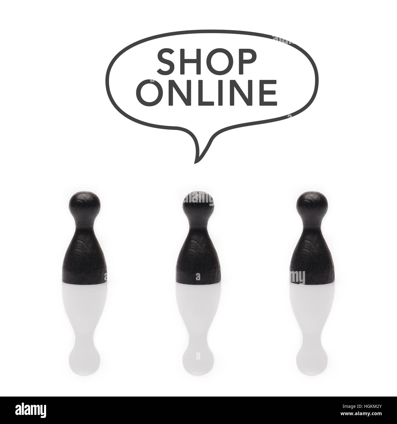 Schwarze Bauern sagen "Online-shop" mit Sprechblase in schwarz / weiß Stockfoto