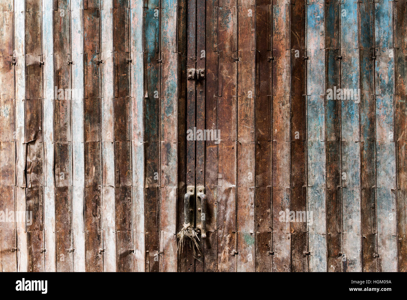 Alte rostige gefaltet Tür Tor alte Mode Konzept Stockfoto