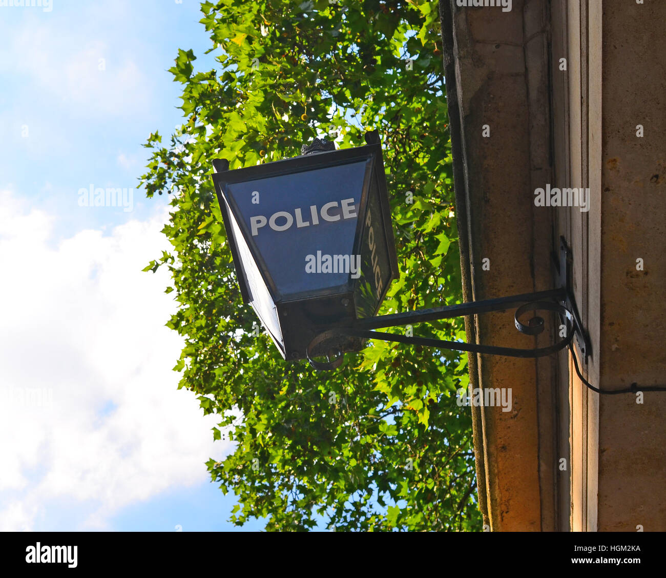 Standard traditionelle Polizei Zeichen vor post der Londoner Polizei. Stockfoto
