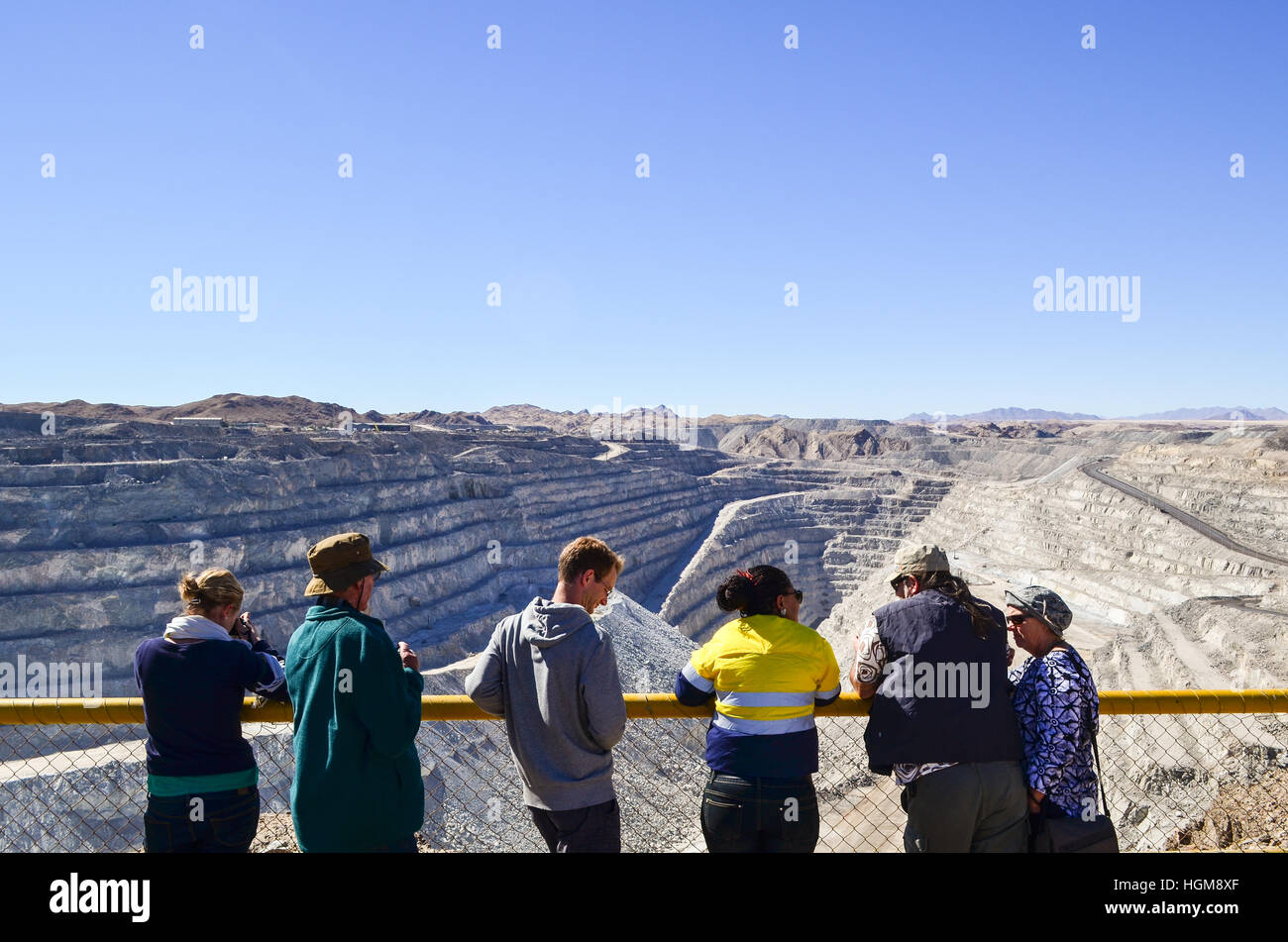 Besucher am Rio Tinto Rössing Uranmine in der Nähe von Swakopmund, Namibia Stockfoto