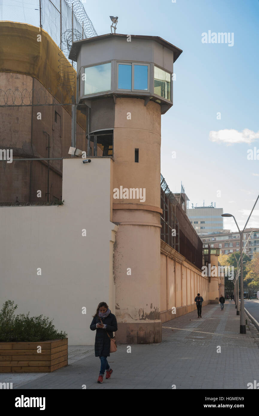 Spanien, Barcelona. 10. Januar 2017. Der Generalitat von Katalonien und dem Stadtrat von Barcelona Einigung eine für die endgültige Schließung des Gefängnisses "Modelo".  Das Gefängnis "Modell" wurde 1904 eingeweiht und ist Dekan der katalanischen Gefängnisse, ein Symbol und ein Zeugnis der Geschichte der autonomen Gemeinschaft geworden. Bildnachweis: Charlie Perez/Alamy Live-Nachrichten Stockfoto