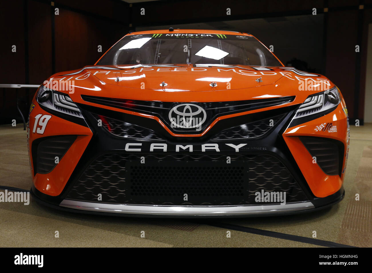 Huntersville, North Carolina, USA. 11. Januar 2017.   Daniel Suarez, bekannt als der neue Treiber von der Nr. 19 ARRIS Toyota für Joe Gibbs Racing während einer Pressekonferenz bei Joe Gibbs Racing in Huntersville, North Carolina. © Chris Owens Asp Inc/ASP/ZUMA Draht/Alamy Live-Nachrichten Stockfoto