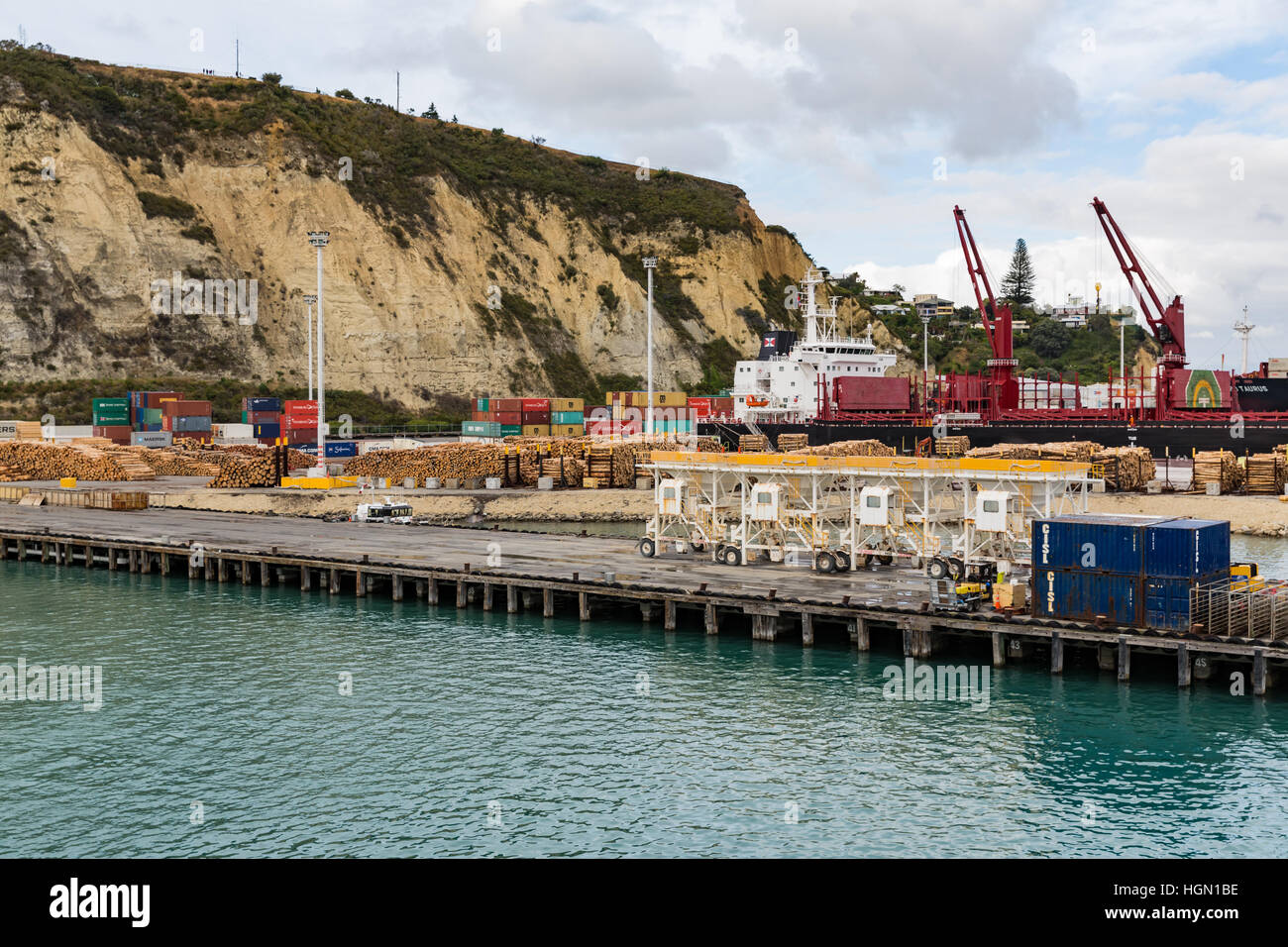 Protokolle bereit, verladen sein Schiff in Napier Neuseeland Stockfoto