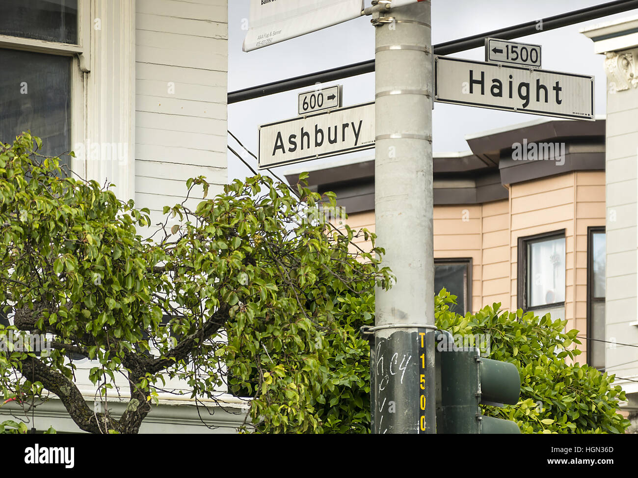 Straßenschild an der berühmten Haight und Ashbury in San Francisco. Stockfoto