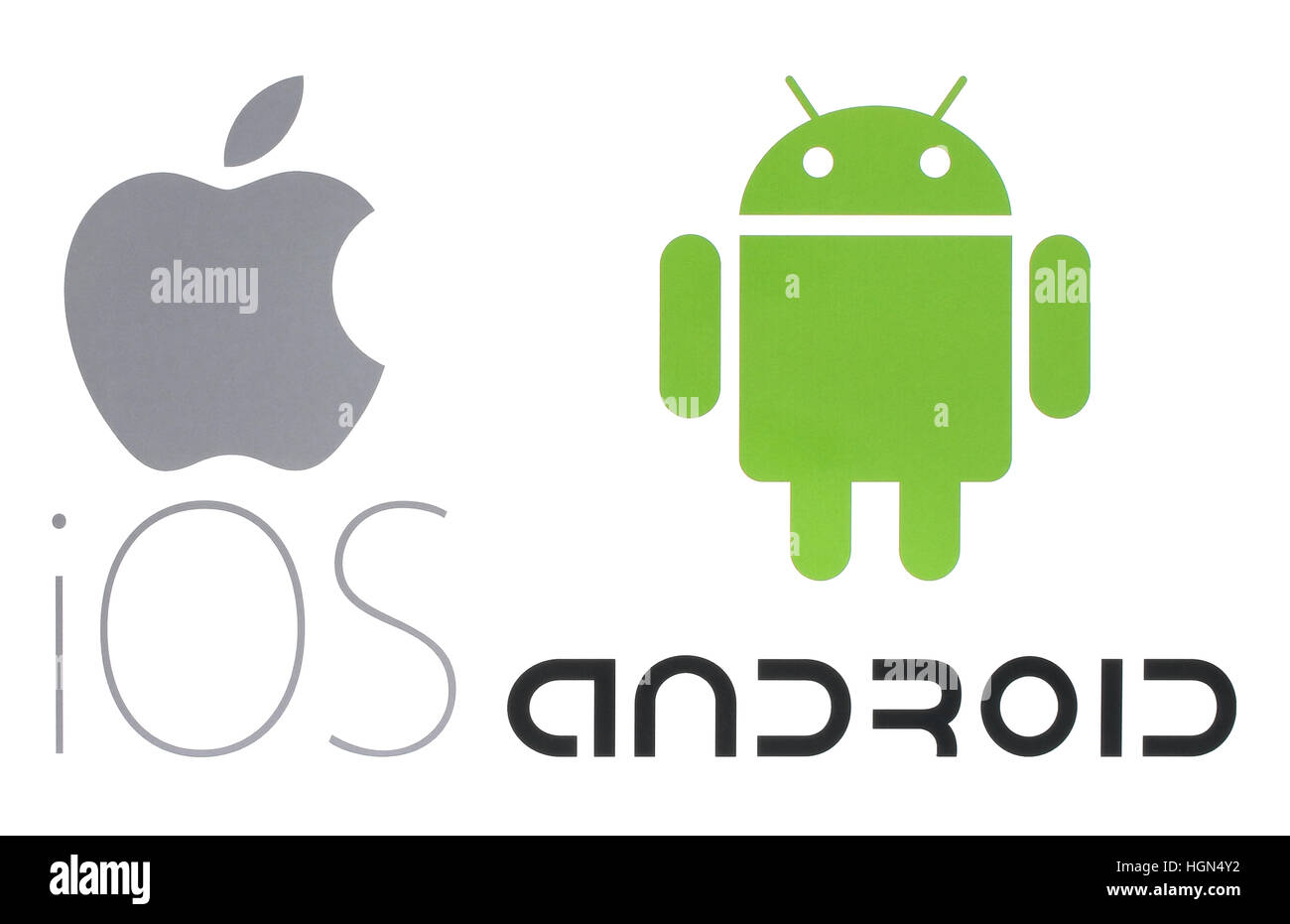 Kiew, Ukraine - 26. Mai 2016: Beliebtes Betriebssystem Logos auf Papier gedruckt: Apple Ios und Android Stockfoto