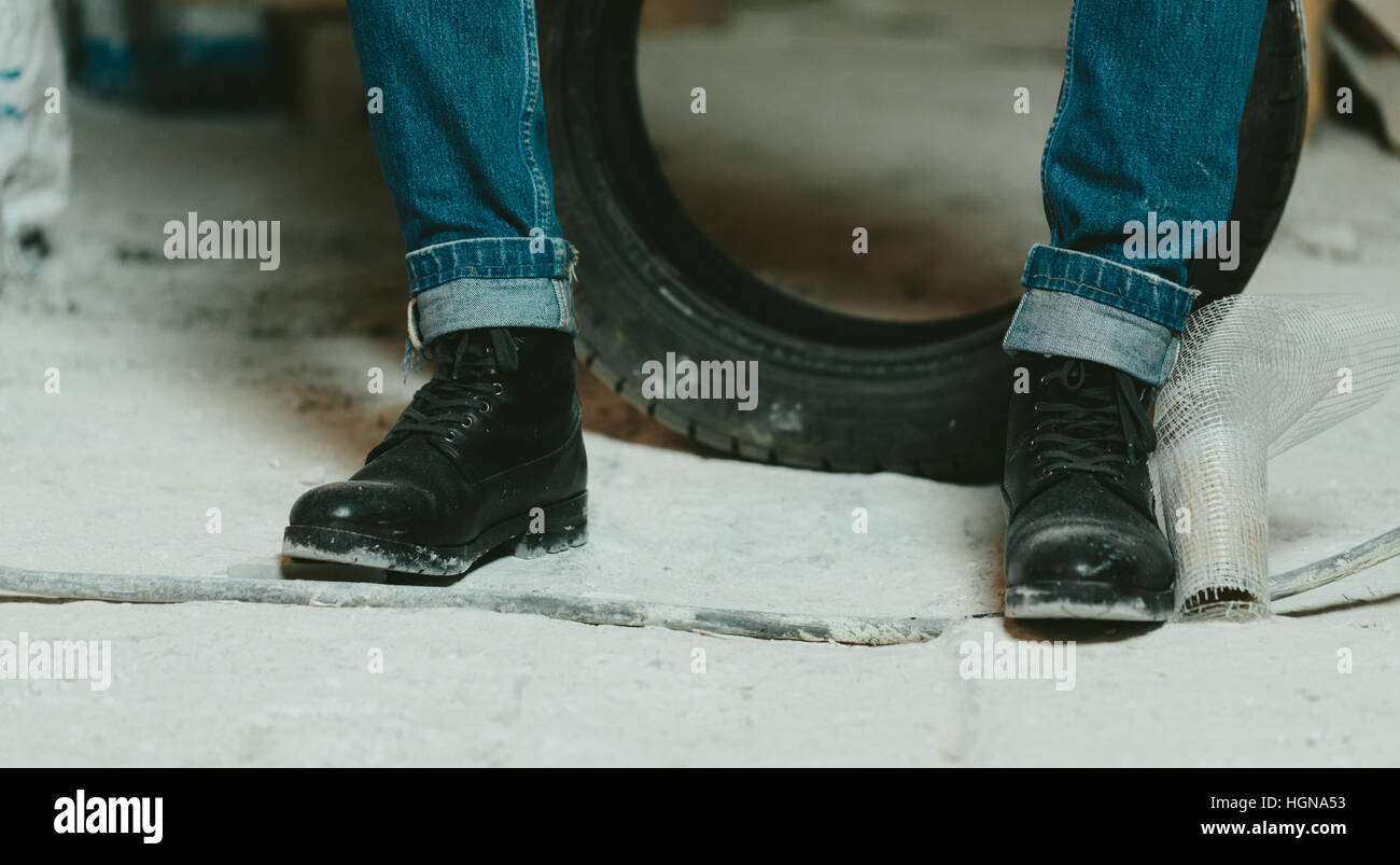 Schwarzes Leder Herrenschuhe elegante und klassische jeans Stockfoto