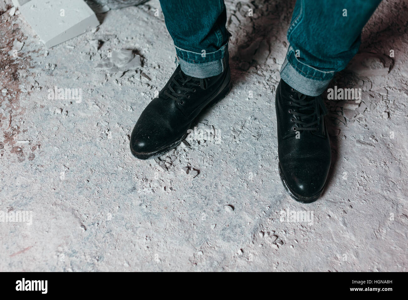 Schwarzes Leder Herrenschuhe elegante und klassische jeans Stockfoto