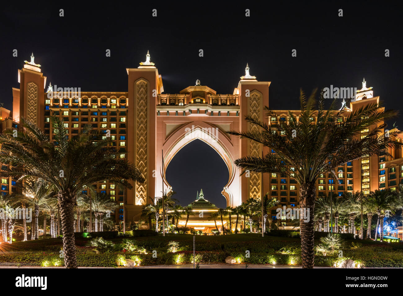 Nachtansicht von Atlantis, The Palm-Luxus-Hotel, Dubai, Vereinigte Arabische Emirate Stockfoto