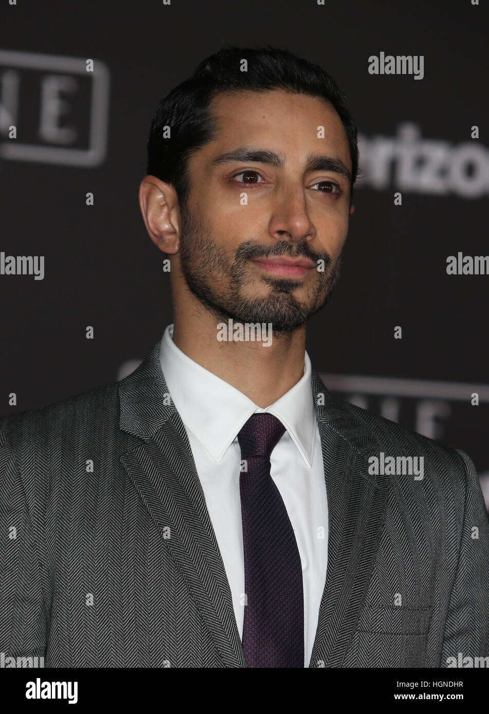 Premiere von Walt Disney Pictures und Lucasfilm "Gauner eine: ein Star Wars-Geschichte" mit: Riz Ahmed Where: Hollywood, Kalifornien, Vereinigte Staaten, wann: 11. Dezember 2016 Stockfoto