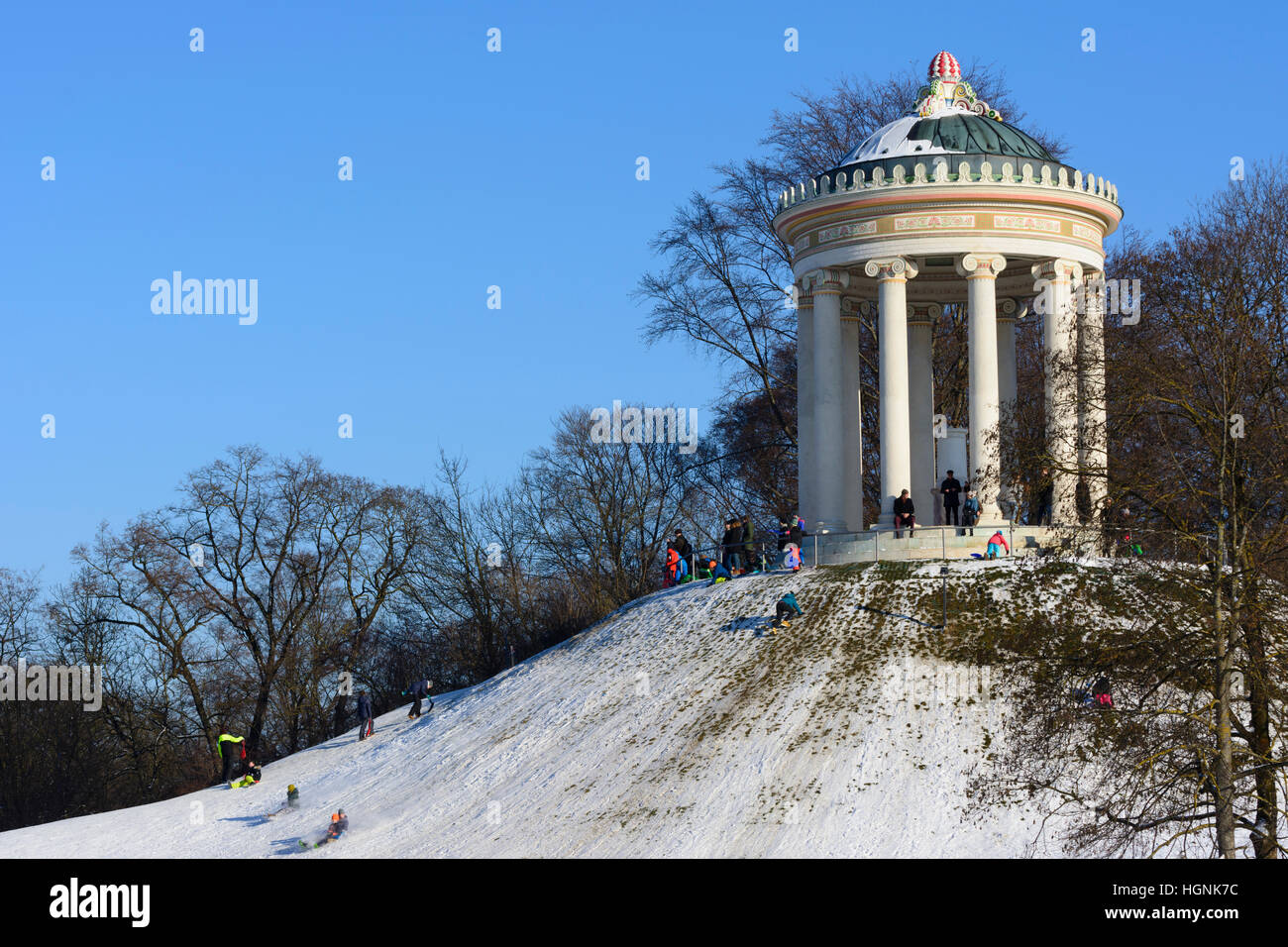 München, München: Kinder, Kinder, Rodeln, Schlitten, Schlitten, Rodel, Monopteros im Englischer Garten (englischer Garten), Oberbayern, Oberbayern, Baye Stockfoto