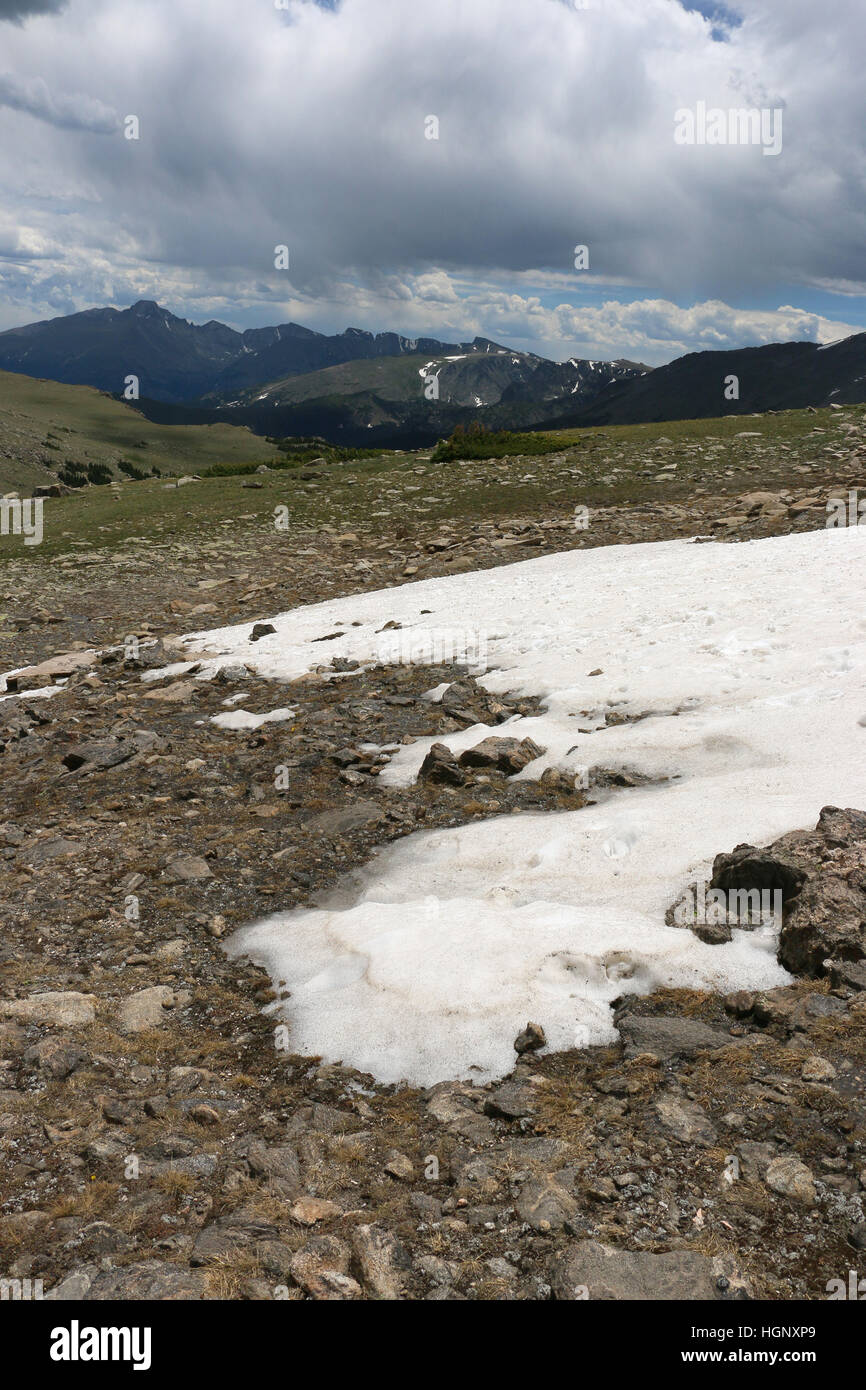 Skifahrer auf Feld Pikes Peak Rocky Mountain National Schneegrat Colorado Stockfoto