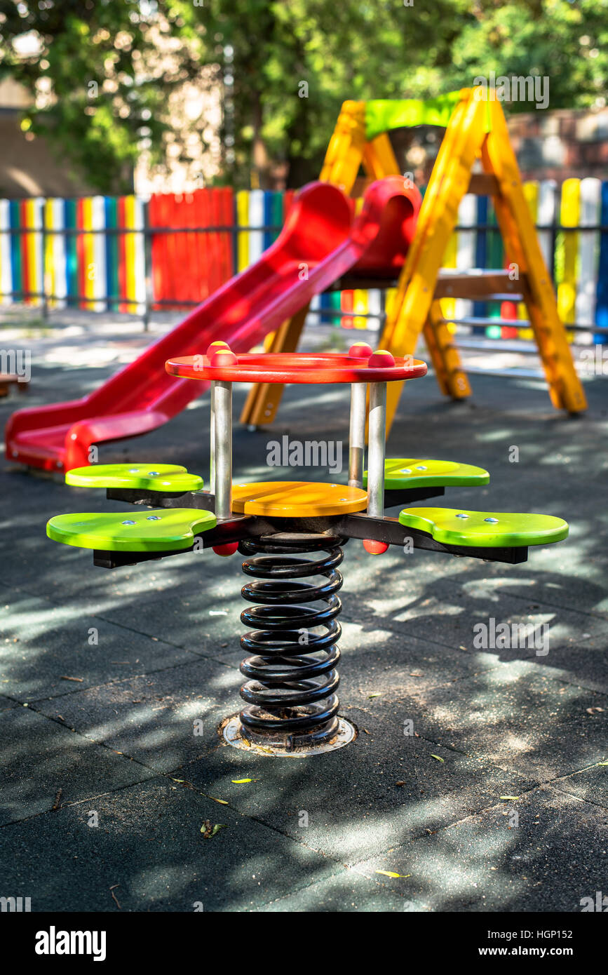 Kinderspielplatz im Park. Stockfoto