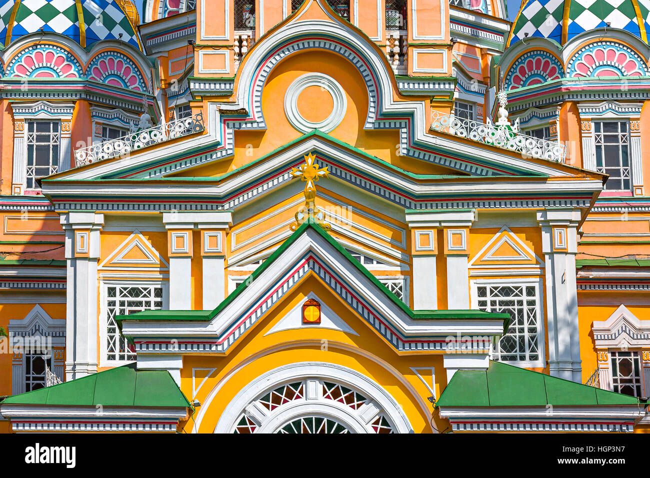 Fassade der Kathedrale Zenkov in Almaty, Kasachstan Stockfoto