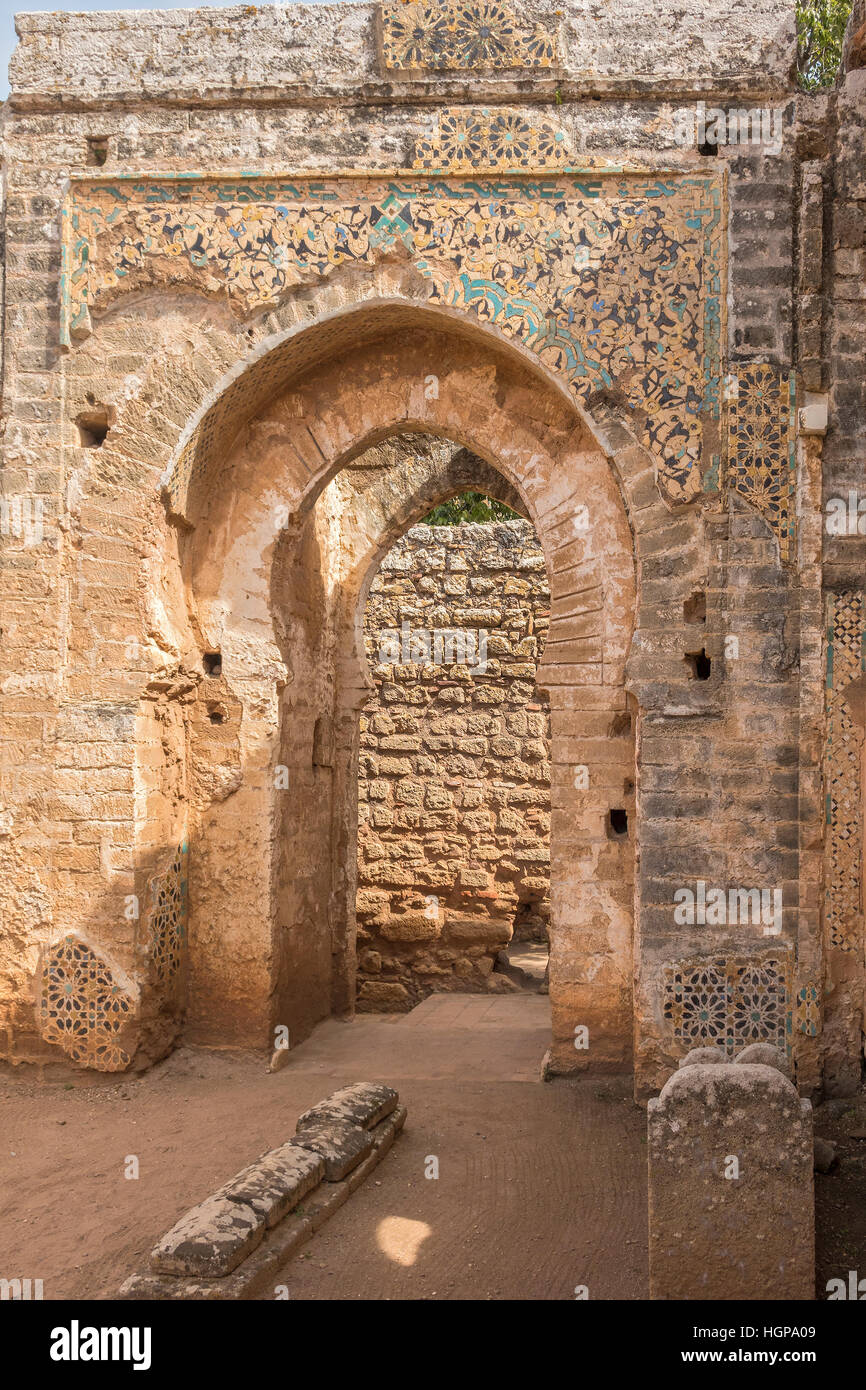 Arabische Tür und Bogen Nekropole von Cellah Rabat Marokko Stockfoto