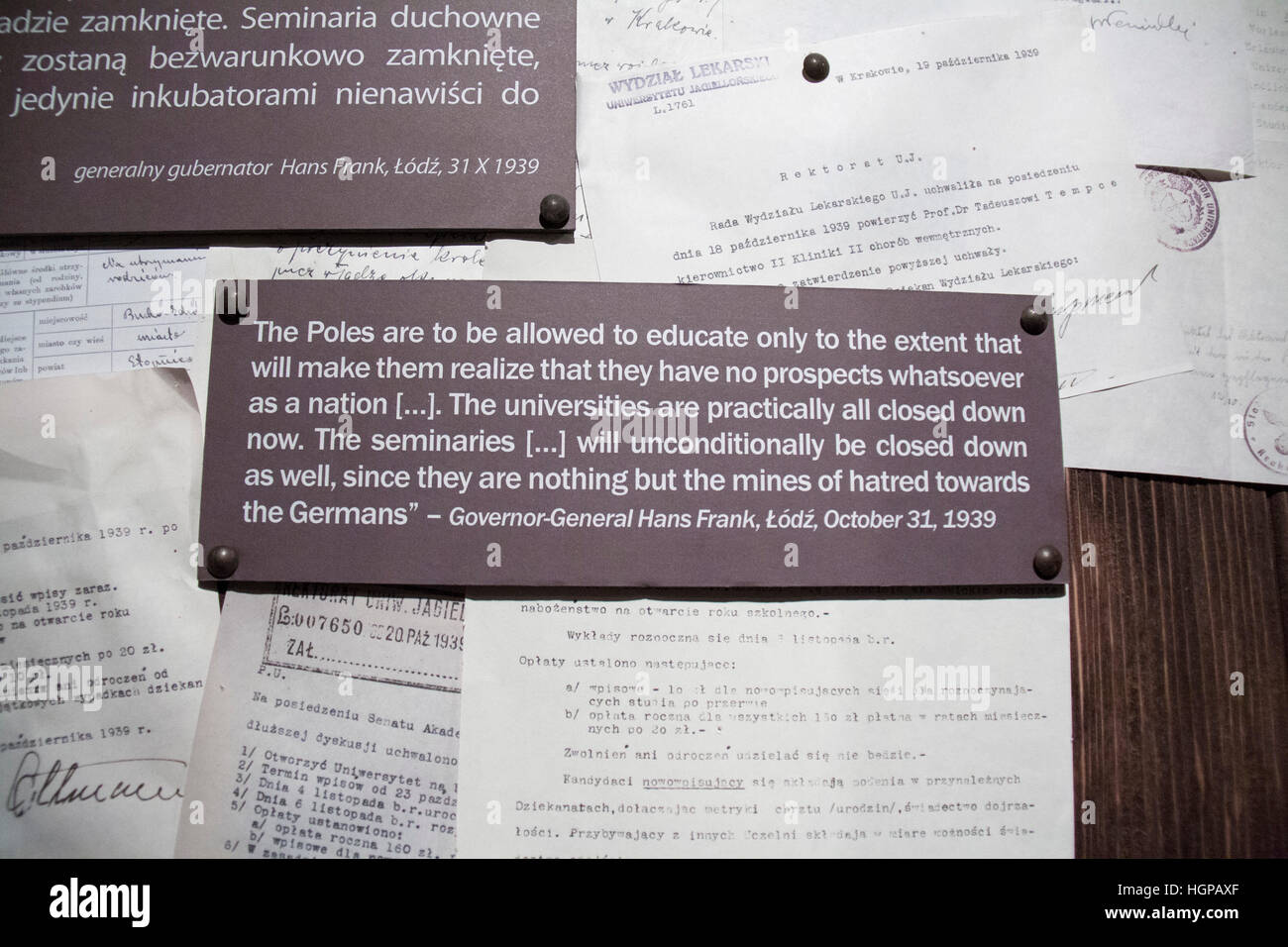 Diktat von Generalgouverneur Hans Frank, über die Ausbildung jüdischer Bürger während des 2. Weltkrieges ausgestellt. Stockfoto