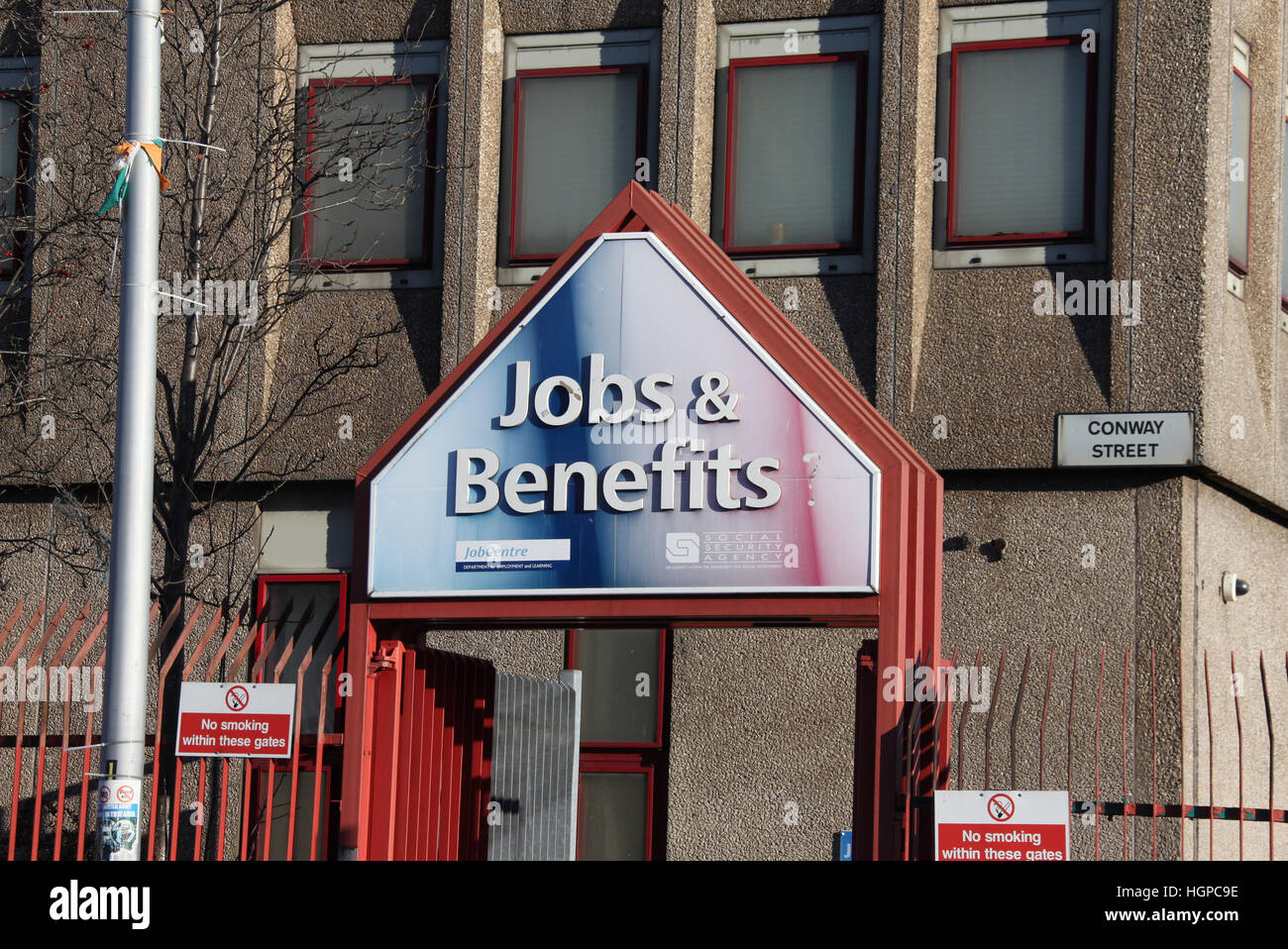 Arbeitsplätze und Vorteile-Center bei Conway Street auf der Falls Road in Belfast Stockfoto