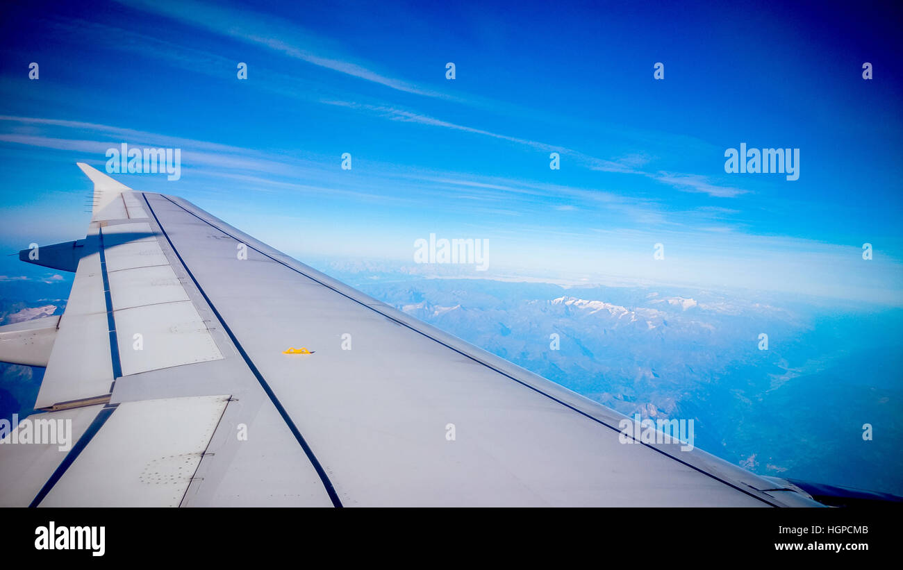 Blick vom Flugzeugfenster, mediterranen Berge Stockfoto