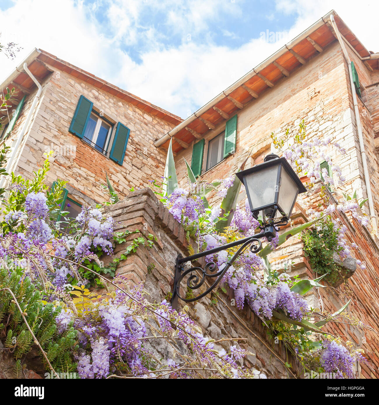 schöner Einblick in ein typisch italienisches Dorf Stockfoto