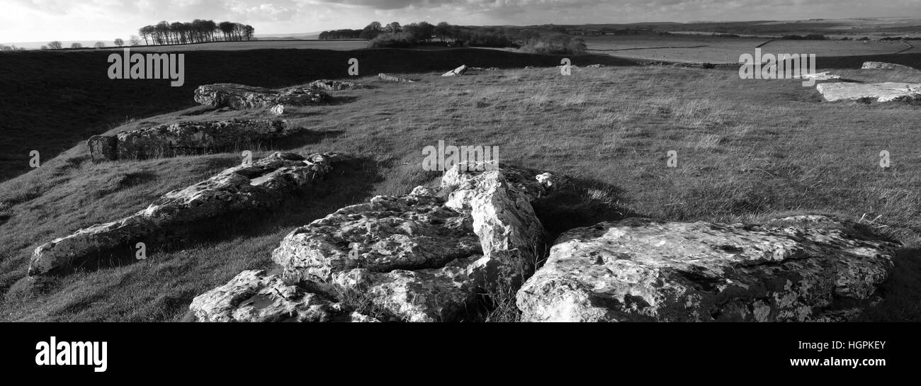 Arbor Low Henge Stone Circle, in der Nähe des Dorfes Monyash in der Peak District National Park, Derbyshire, England, UK Stockfoto