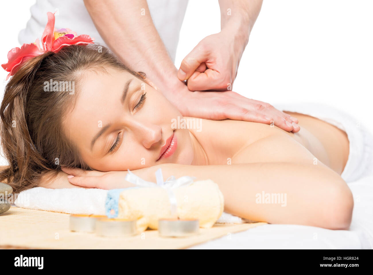 charmante junge Brünette bekommen eine Massage im spa Stockfoto