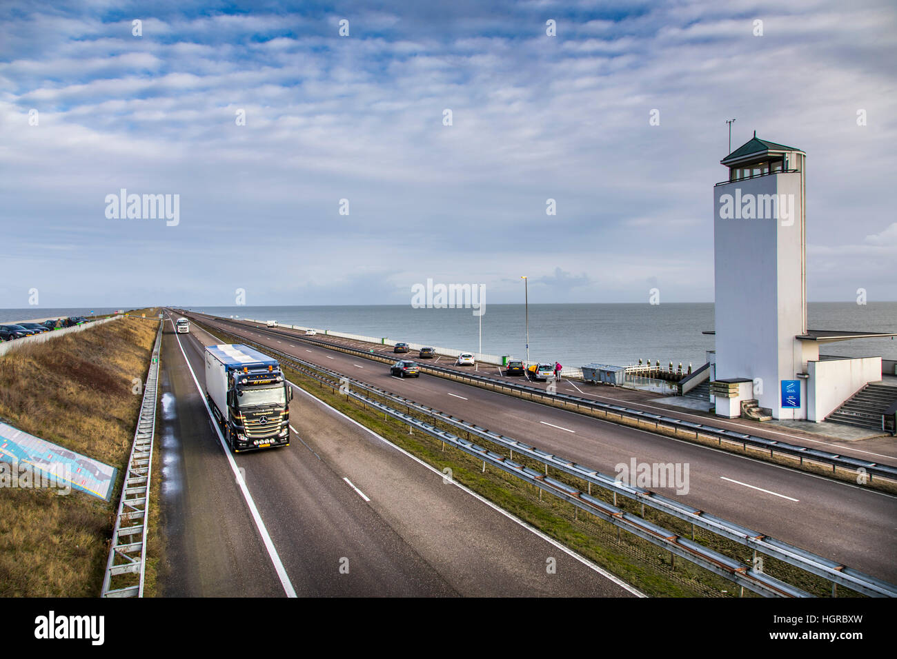 Das Finale Deich, stofflicher, einer 32 Kilometer langen Deich trennt das IJsselmeer vom Zuidersee, Wattenmeer, Autobahn 7 Stockfoto