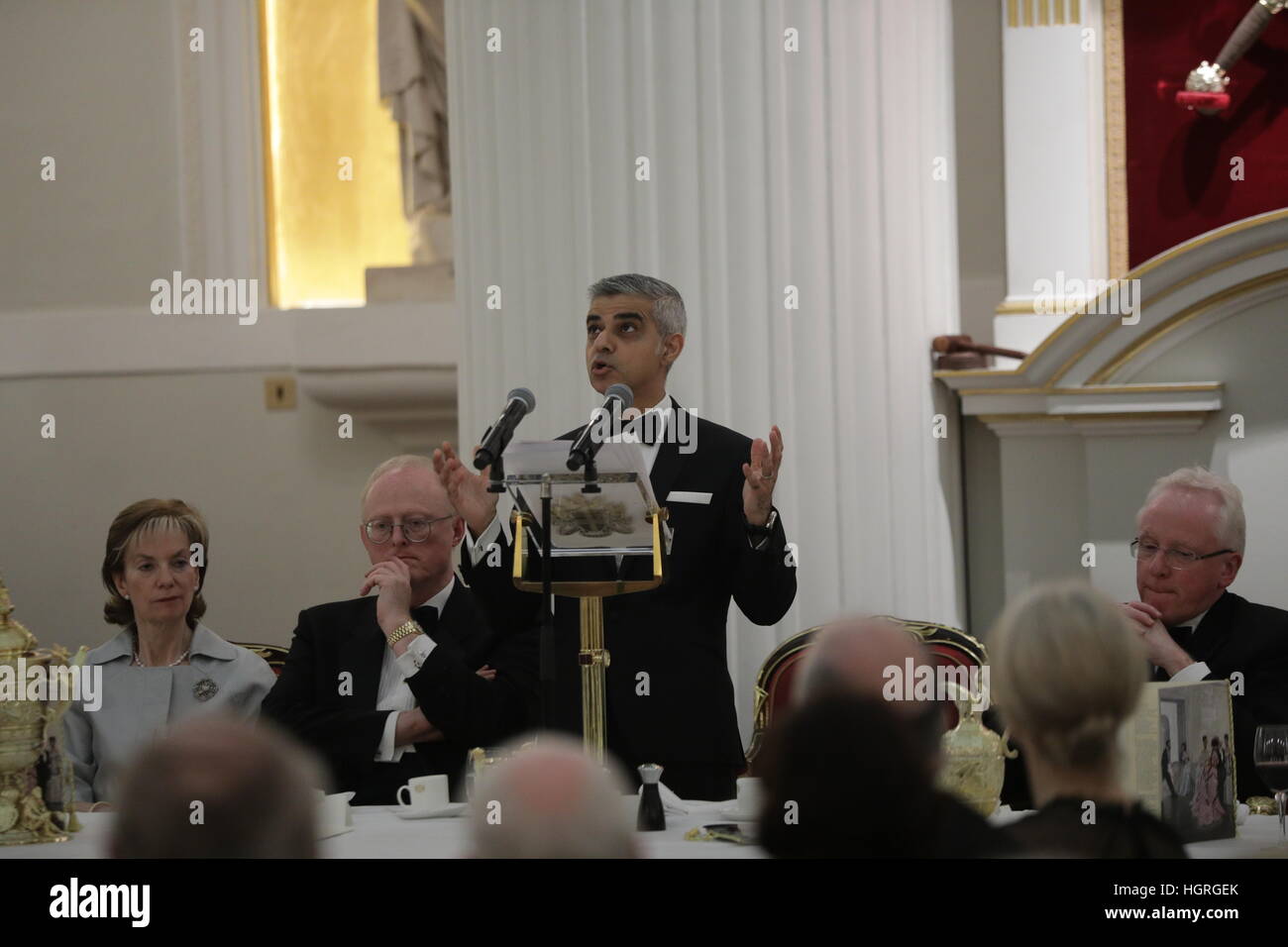 Bürgermeister von London Sadiq Khan spricht während der Londoner Regierung Jahresessen, im Mansion House, in der City of London. Stockfoto