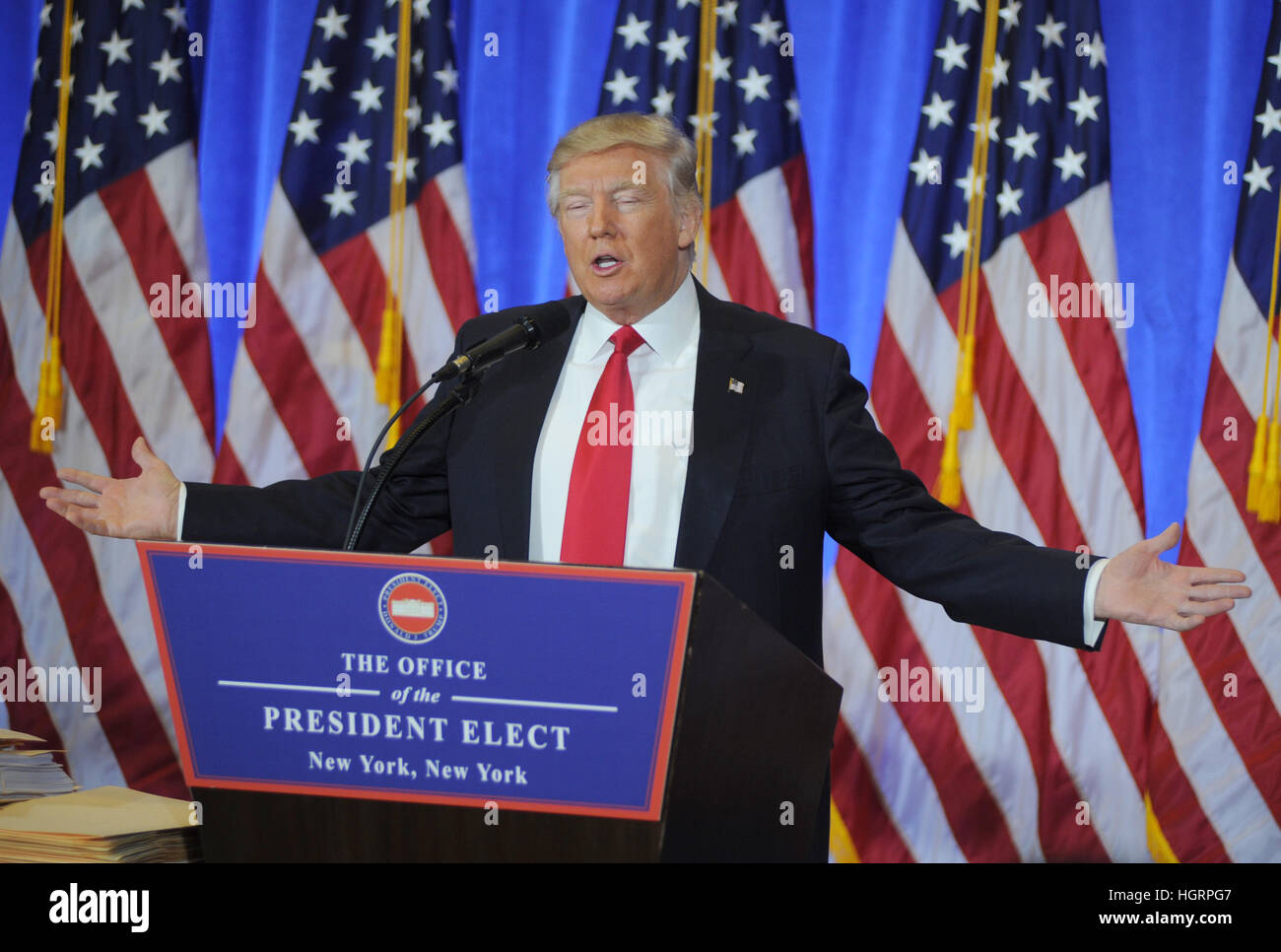 New York, NY, USA. 11. Januar 2017. Gewählter Präsident Donald Trump spricht während einer Pressekonferenz im Trump Tower in New York City am 11. Januar 2017. © Dennis Van Tine/Medien Punch/Alamy Live-Nachrichten Stockfoto