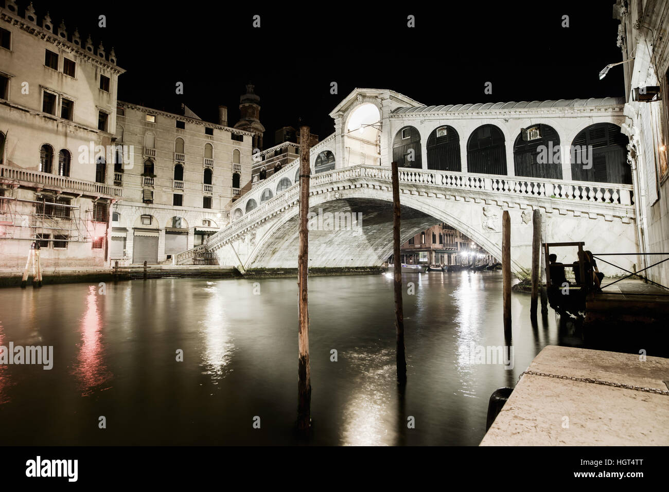 Venedig Canal grande, Rialto Brücke Wahrzeichen Nachtansicht. Italien, Europa. Stockfoto