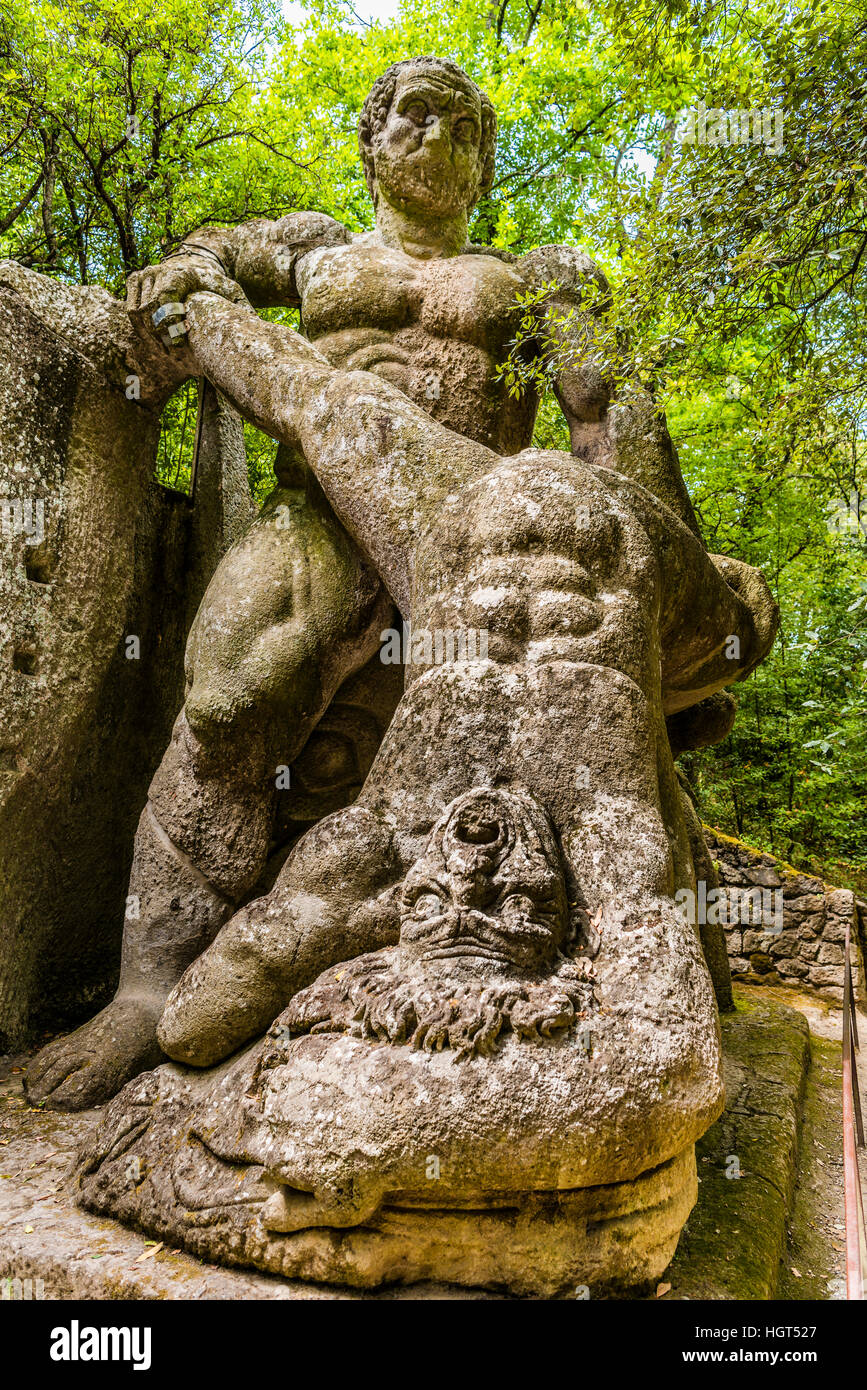 Herkules, Herakles Kampf Grab, Sacro Bosco, Park der Monster, Bormazo, Viterbo, Italien Stockfoto