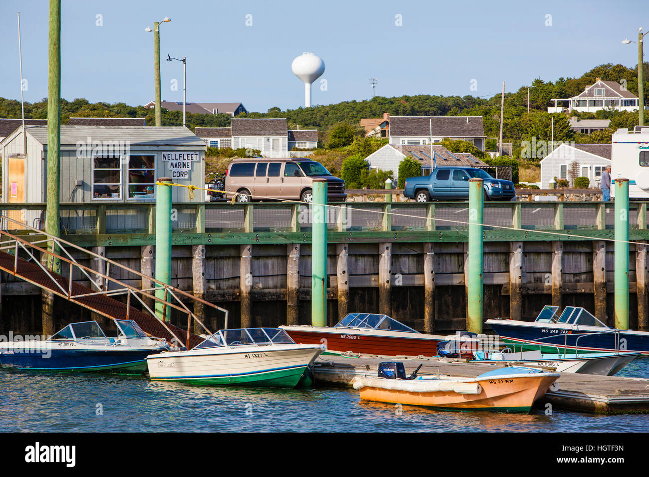 Boote im Hafen von Wellfleet in Wellfleet, Massachusetts. Cape Cod. Stockfoto