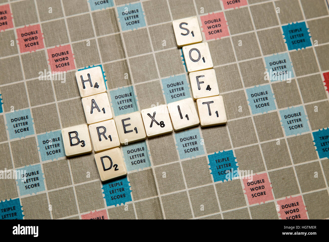 Scrabble Buchstaben buchstabieren Brexit Buchstaben, schwer Brexit, weiche austritt. Stockfoto
