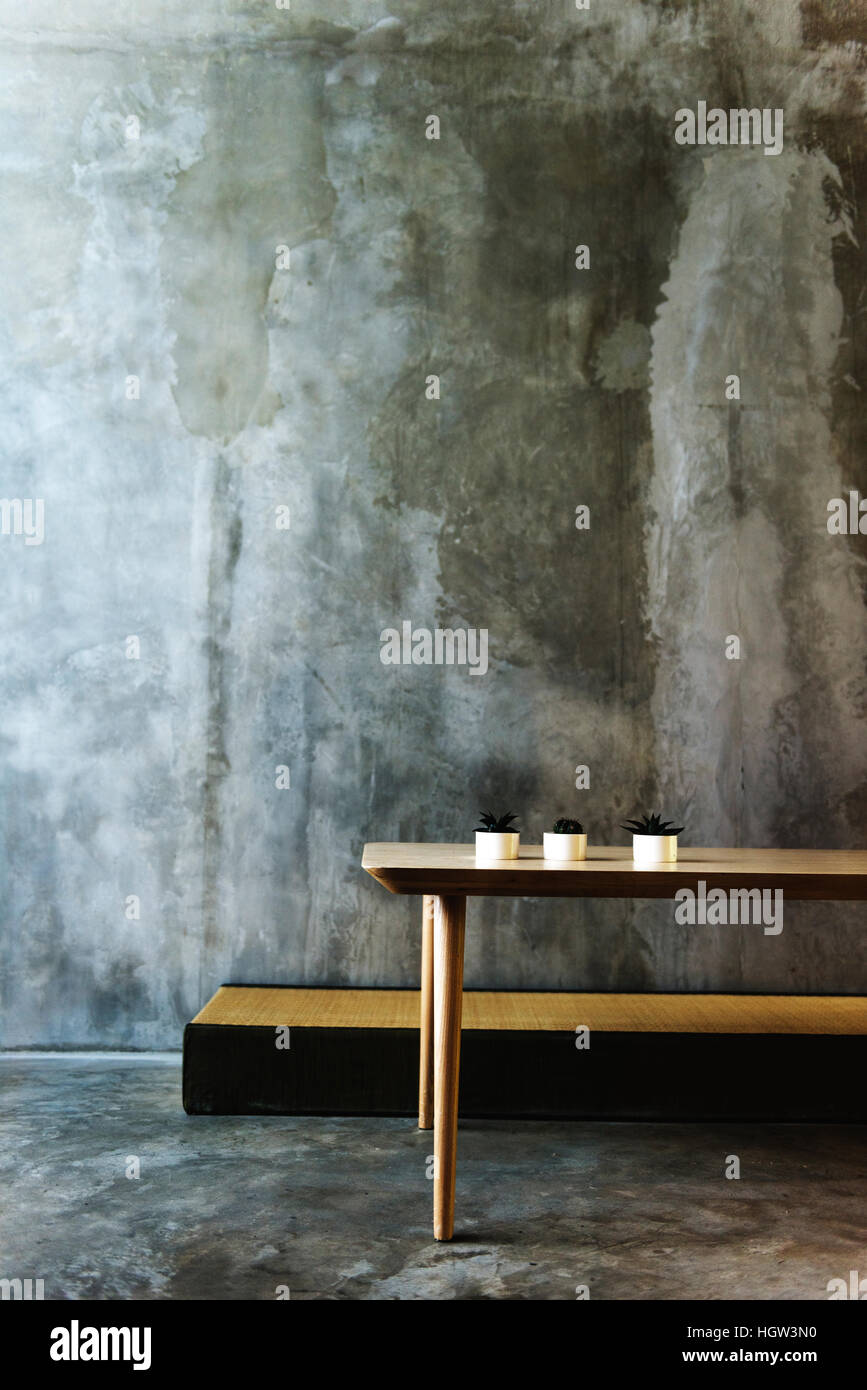 Holztisch minimalistischer Einfachheit-Style-Konzept Stockfoto