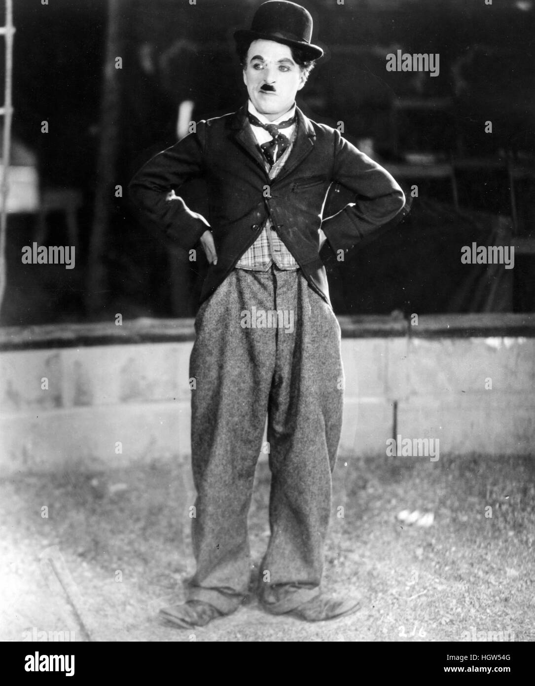 CHARLES CHAPLIN (1889-1977) Englisch film Schauspieler und Produzent als Tramp ca. 1915 Stockfoto