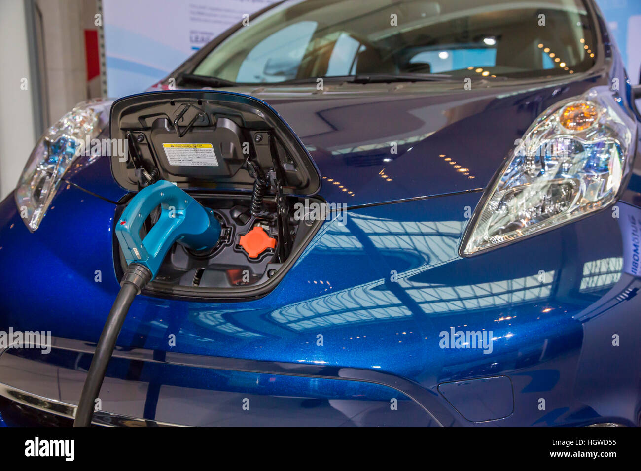 Detroit, Michigan - der Nissan Leaf Elektrofahrzeug auf dem Display auf der North American International Auto Show. Stockfoto