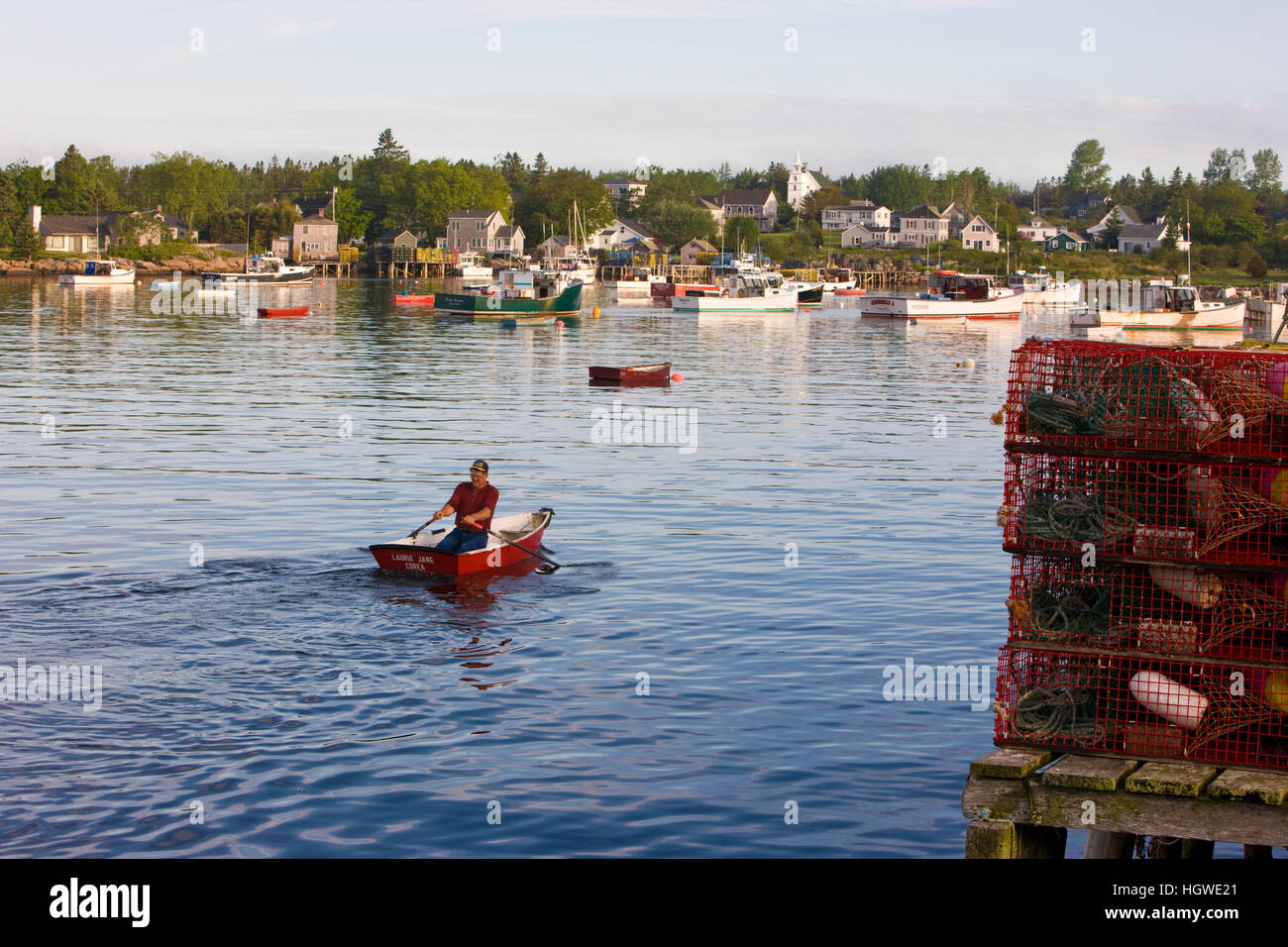 Boote im Hafen in Corea, Maine. Stockfoto