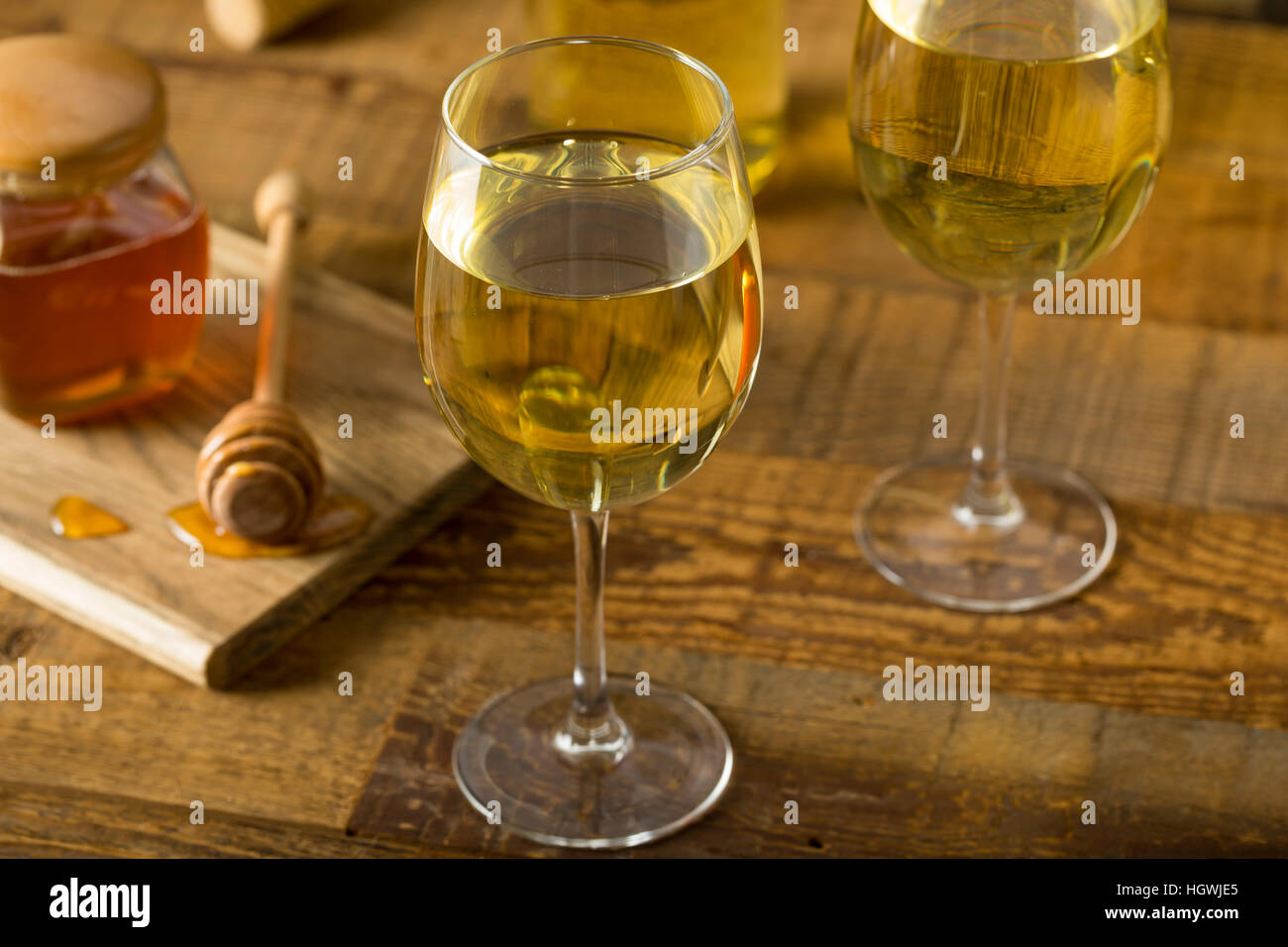 Gelbe Honig Wein Meade Ready to Drink Stockfoto