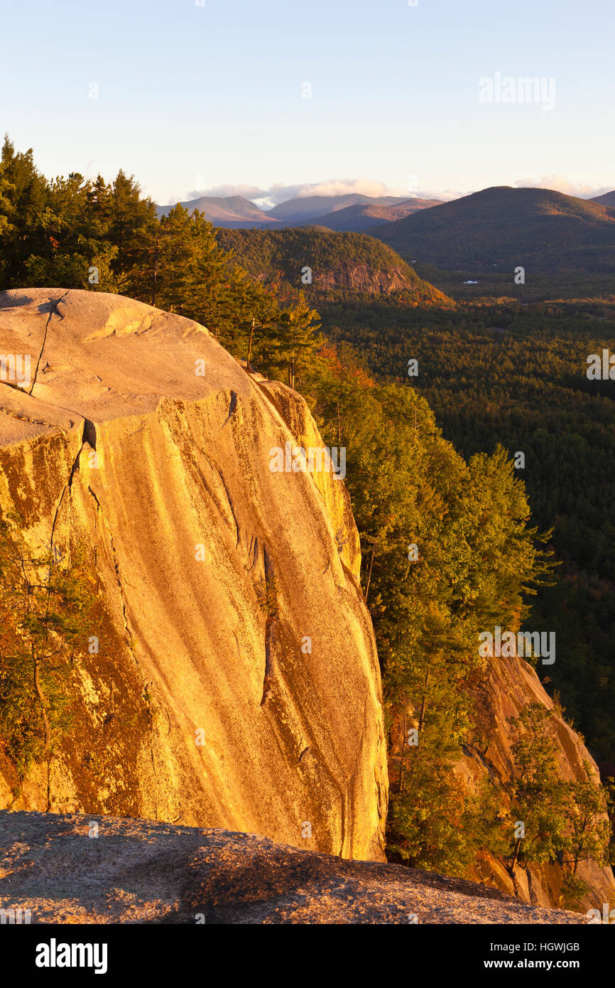 Kathedrale Ledge in New Hampshire White Mountains. Echo Lake State Park North Conway. Stockfoto