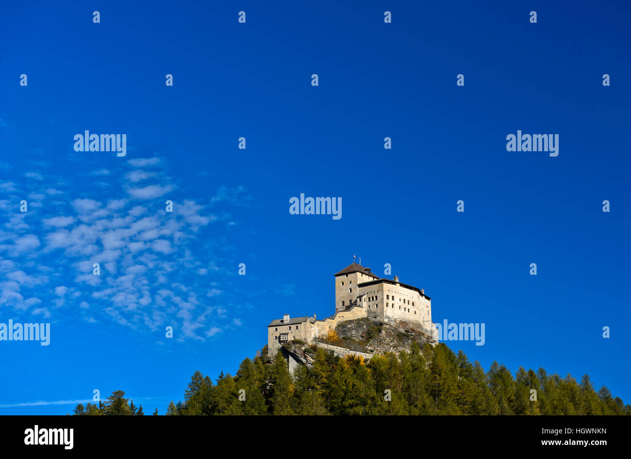 Senken Sie Schloss Tarasp, Tarasp, Scuol, Engadin, Graubünden, Schweiz Stockfoto