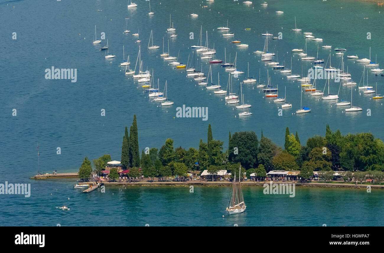 Segelboote im Hafen, Bardolino, Gardasee, Veneto, Italien Stockfoto