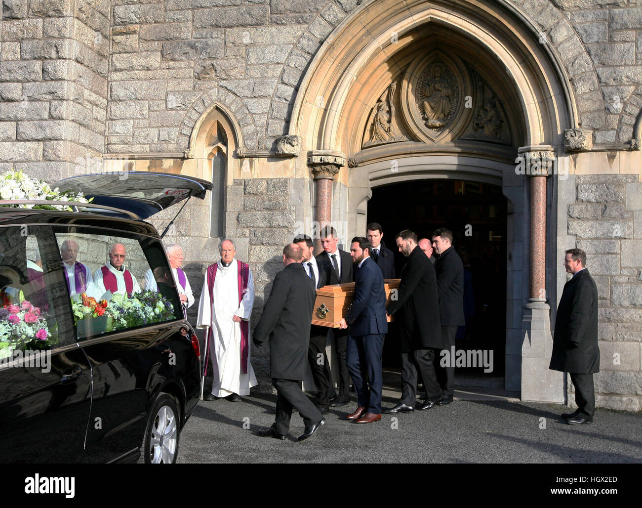 TK Whitaker Sarg ist nach einer Totenmesse für den renommierten Beamter nannte der Architekt des modernen Irland, an der Kirche des Heiligsten Herzens Jesu in Donnybrook, Dublin durchgeführt. Stockfoto
