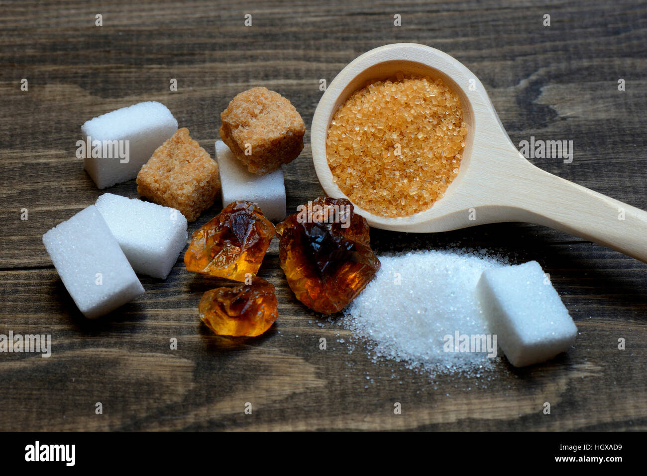 Weisser Und Brauner Zucker, Rohrzucker, Kandiszucker, Zuckerwuerfel, Ruebenzucker