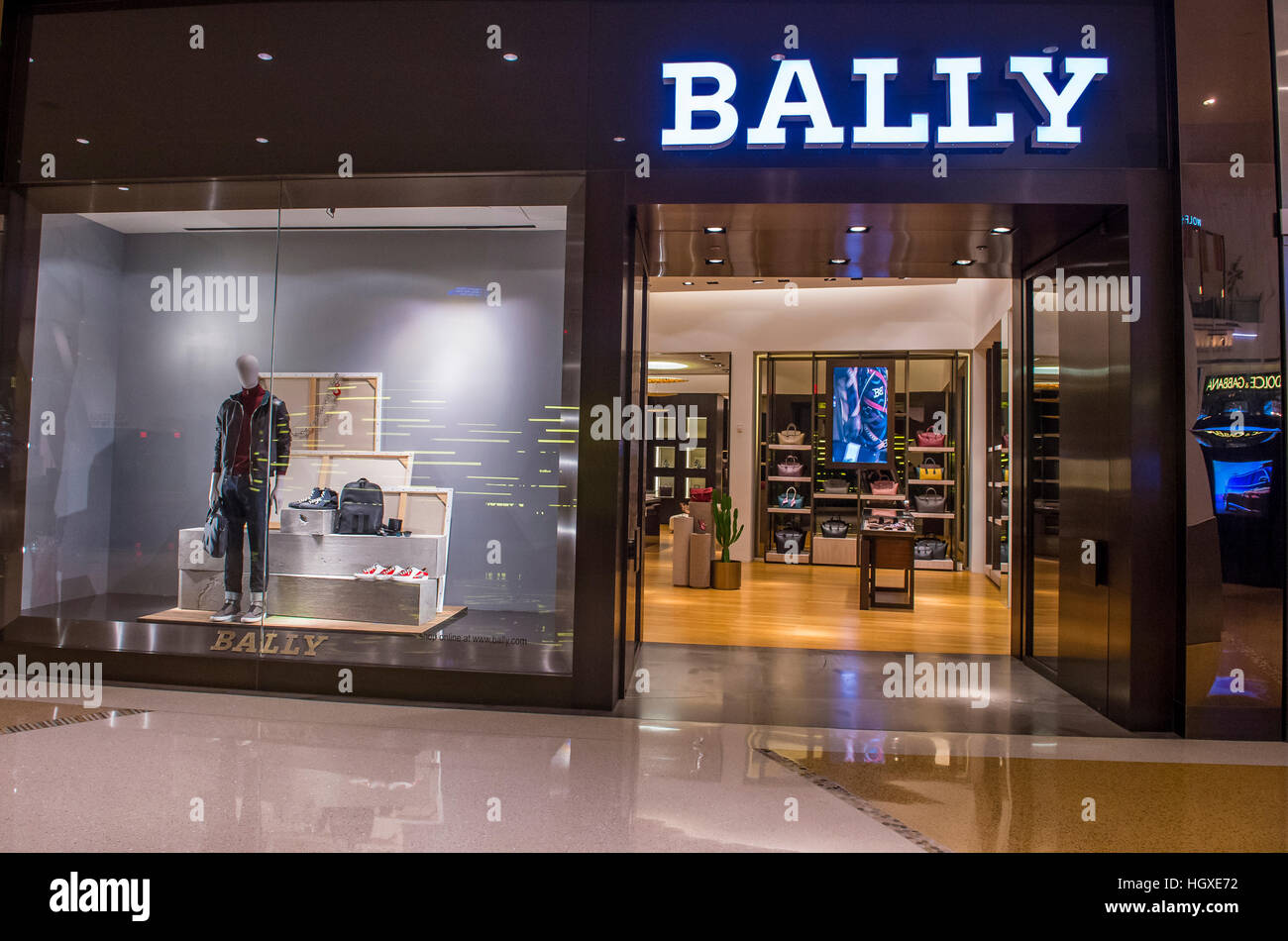 LAS VEGAS - NOV 08: Äußere eines Bally-Stores in Las Vegas Strip an der 8. November 2016.  Bally ist die berühmte Schweizer Luxusmarke seit 1851 bestehenden. Stockfoto