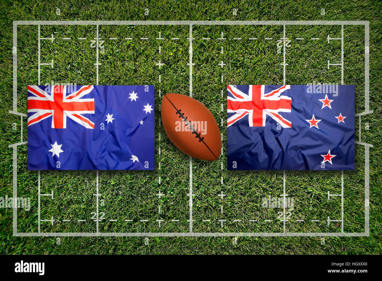 Australien vs. Neuseeland Flaggen auf grüne Rugby-Feld Stockfoto