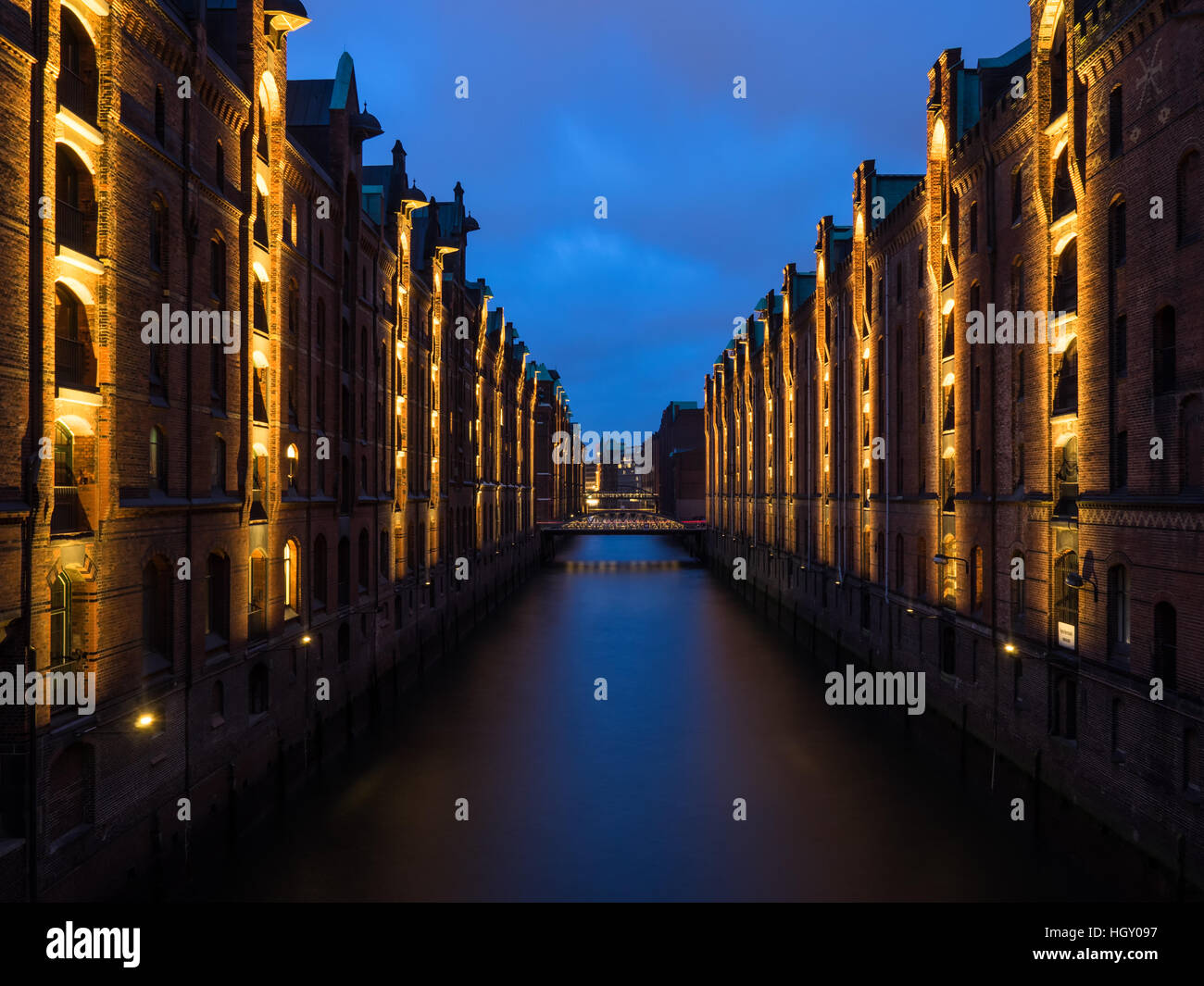 Historische Speicherstadt Hamburg, Deutschland, in der Nacht Stockfoto