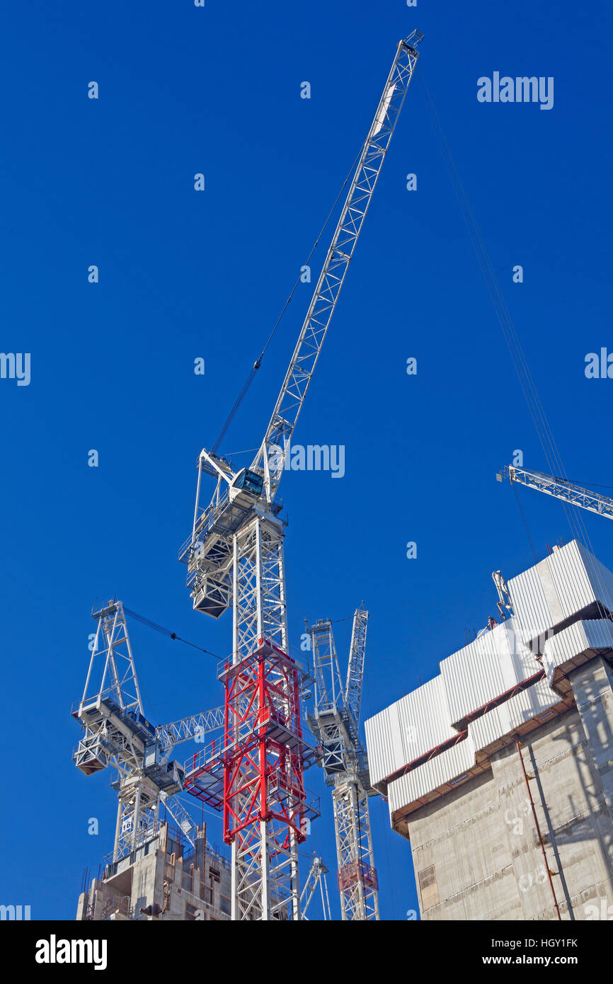 London, Lambeth Schwerlastkräne Bau arbeitest du Southbank Hotel York Road Stockfoto