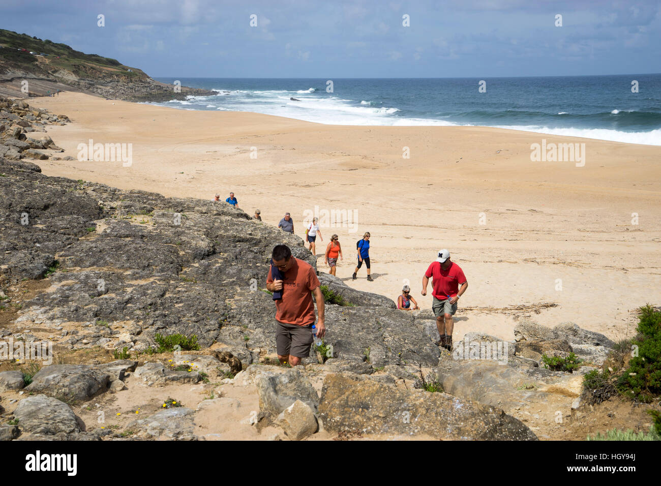 Wanderer, Wandern vom Strand entfernt an der Atlantikküste, bekannt als Silver Coast oder Costa de Prata, in Portugal Stockfoto
