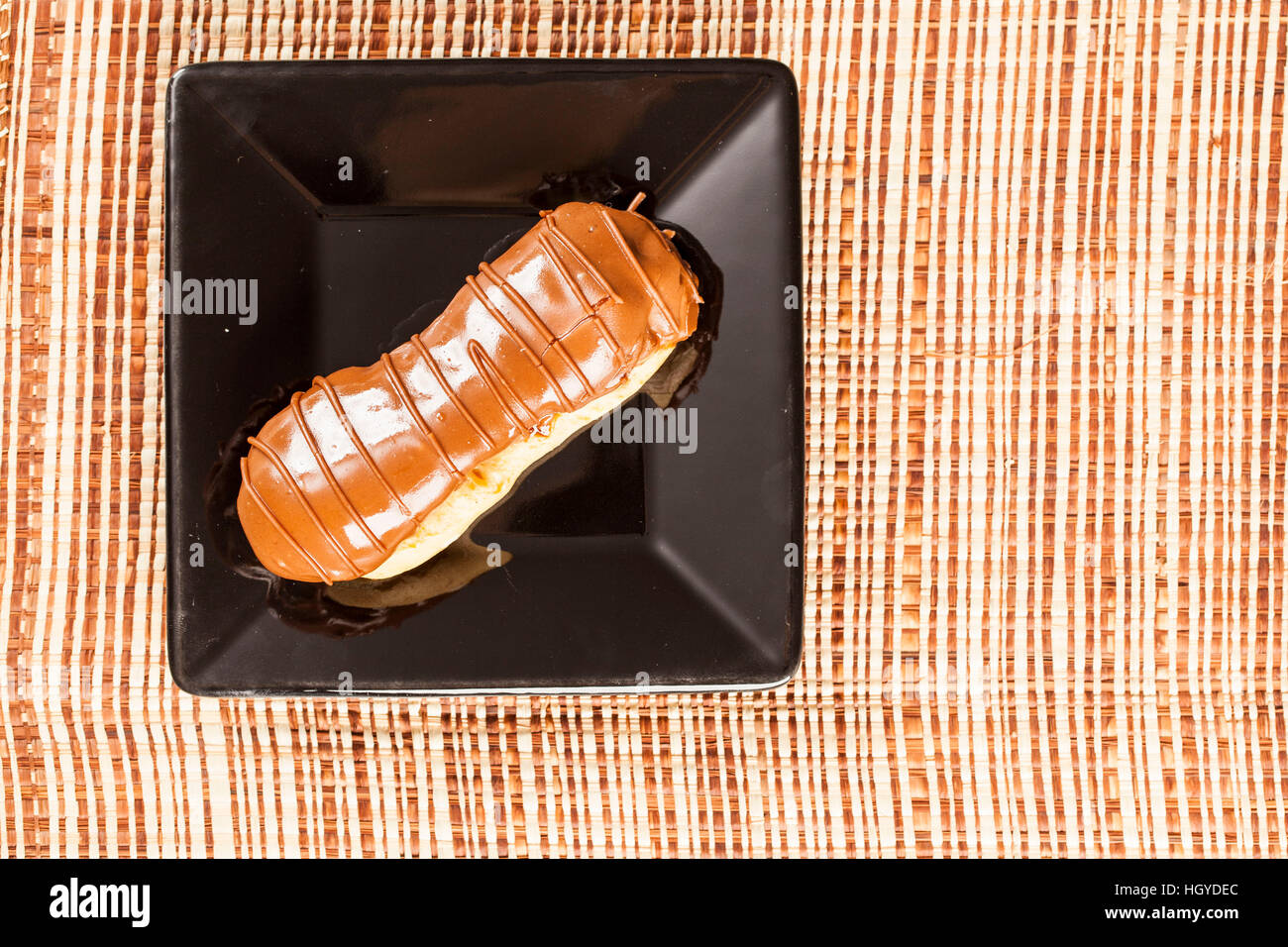 Bomba de Schokolade. Eine brasilianische traditionelle Eclair. Stockfoto