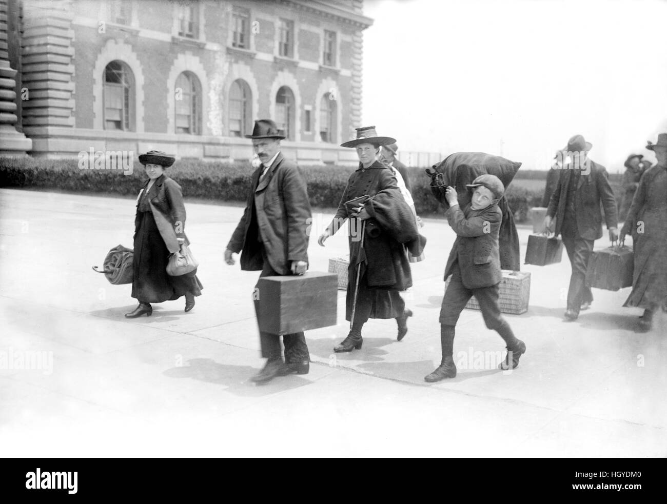 Ankunft Der Immigranten Ellis Island New York City New York Usa Bain Nachrichtendienst 1920 Stockfotografie Alamy