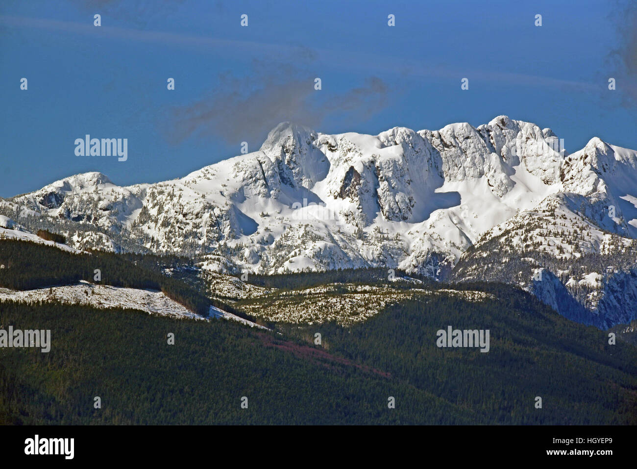 die schneebedeckten Grat des Mount Arrowsmith liegen zwischen Port Alberni und Parksville auf Vancouver Island BC Canada.  SCO 11.615. Stockfoto
